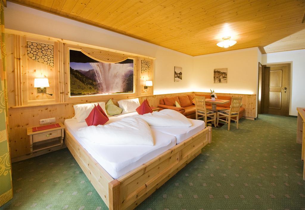 安德瑞拉马滑雪酒店 萨尔巴赫 客房 照片